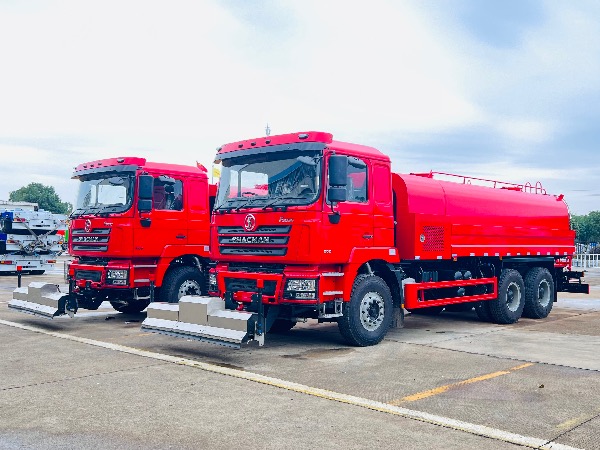 陜汽德龍F3000出口型路面清洗車|路面養(yǎng)護作業(yè)車|路面沖洗車|高壓清洗車