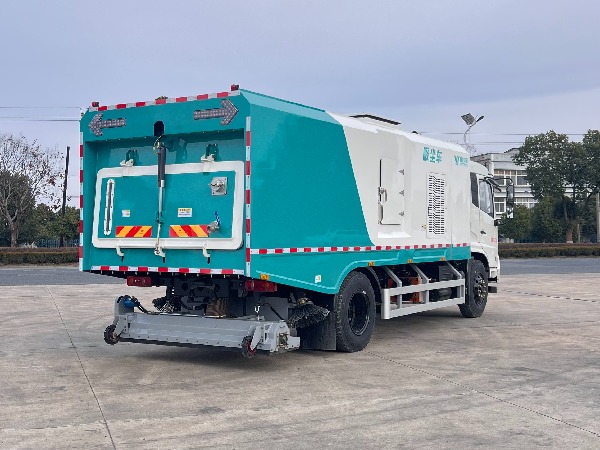 華威馳樂(lè)牌SGZ5189TXCDF6型深度吸塵車|道路污染清除車|掃路車|清掃車